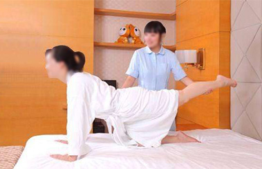 淺析這(zhè)三種錯(cuò)誤的(de)哺乳姿勢給寶寶帶來(lái)的(de)危害